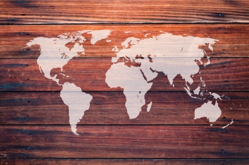 Samolepící tapeta mapa světa s dřevěným pozadím