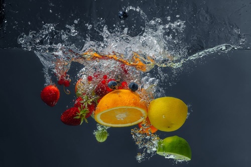 Tapeta citrusy ve vodě
