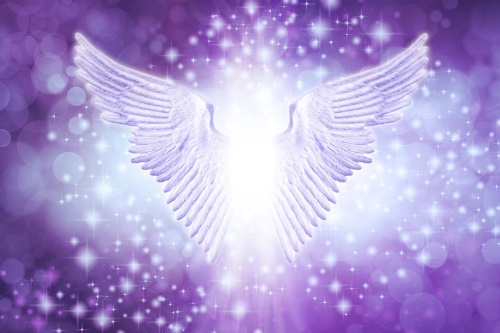 Tapeta andělská křídla s abstraktními prvky