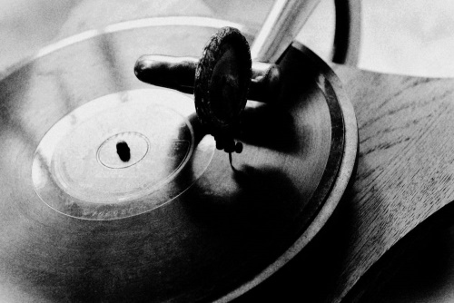 Obraz starožitný gramofon v černobílém provedení