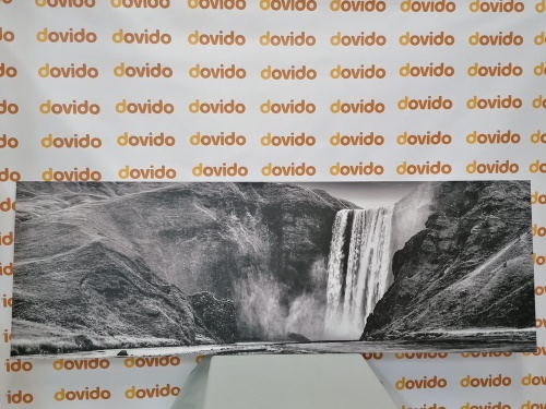 Obraz ikonický vodopád na Islandu v černobílém provedení