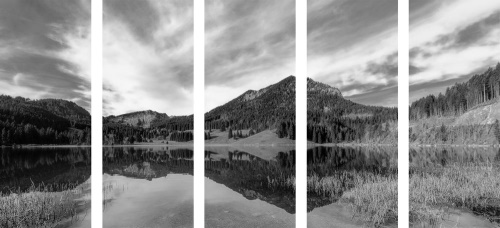 5-dílný obraz jezero pod kopci v černobílém provedení