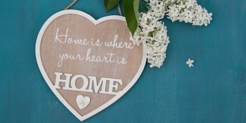 Obraz srdce s citací - Home is where your heart is cm